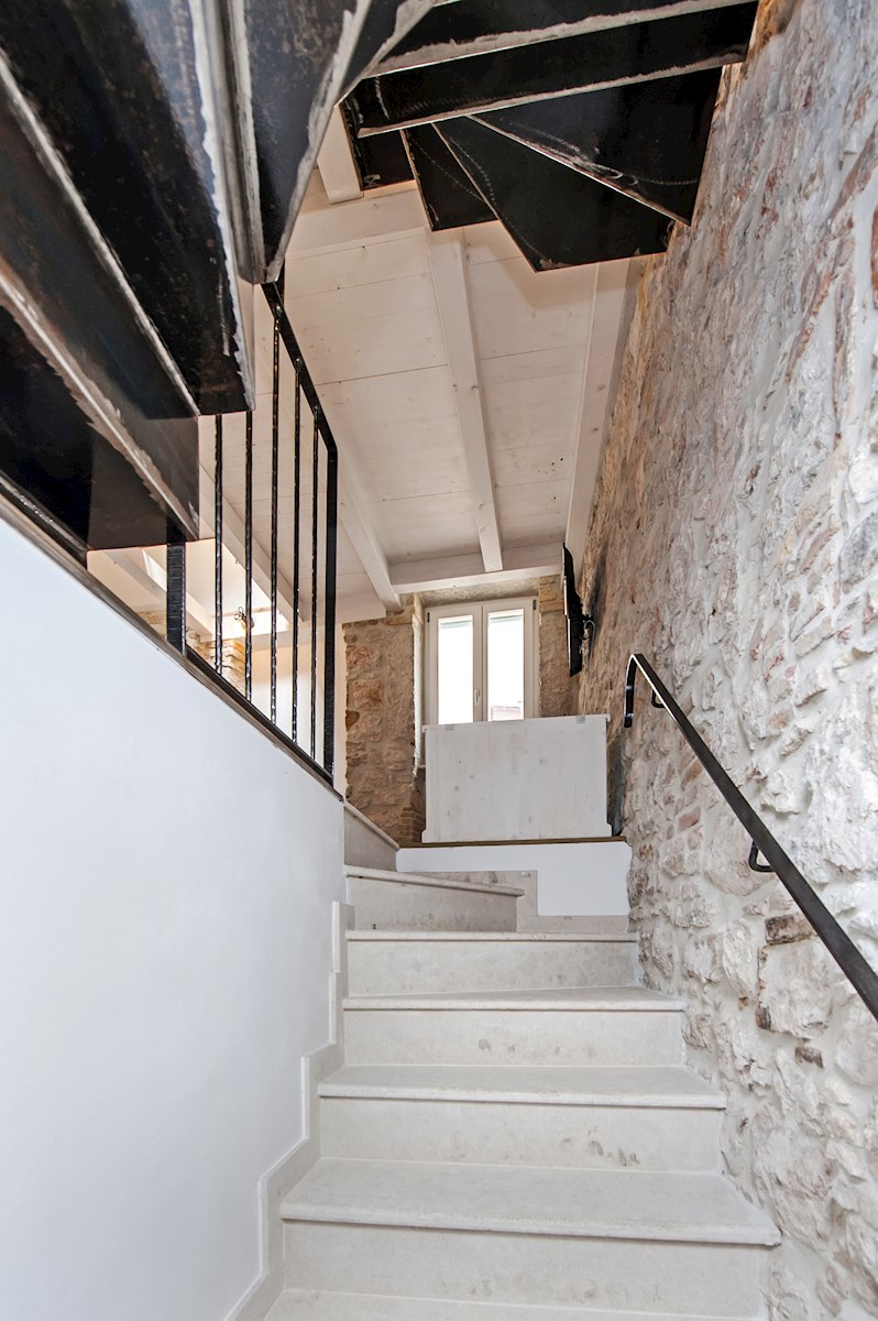 Rovinj, hiša s tremi apartmaji v centru Rovinja