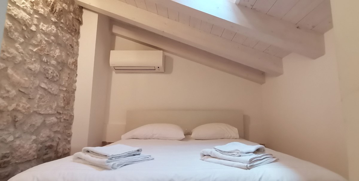 Rovinj, hiša s tremi apartmaji v centru Rovinja