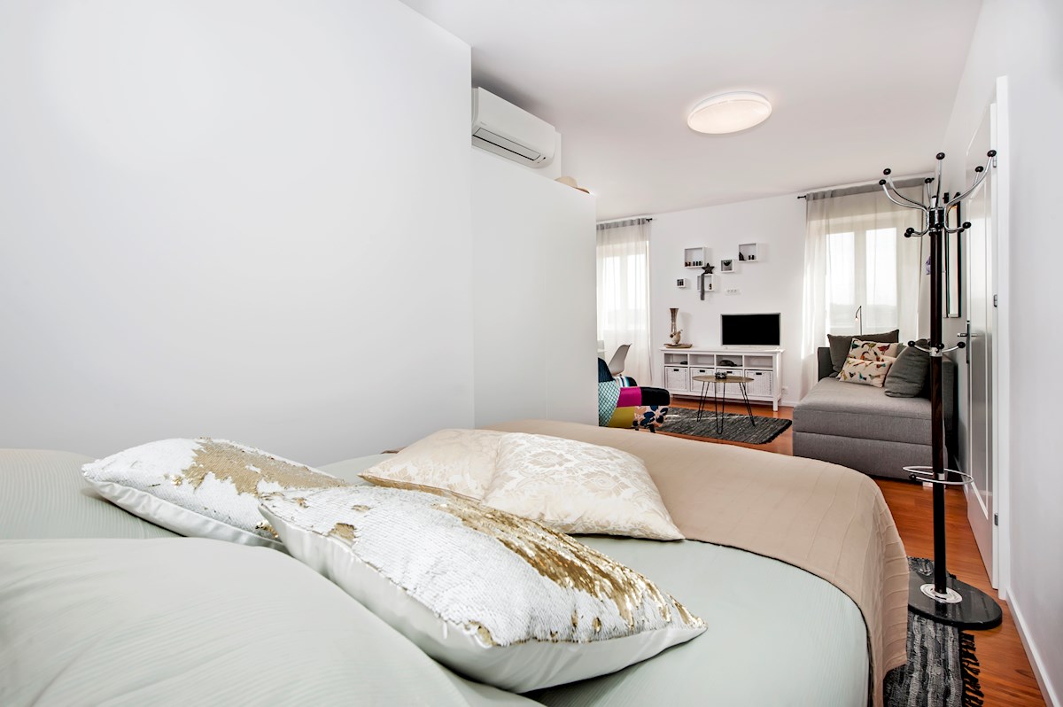 Istra, Rovinj, trije luksuzni apartmaji, prva vrsta do morja