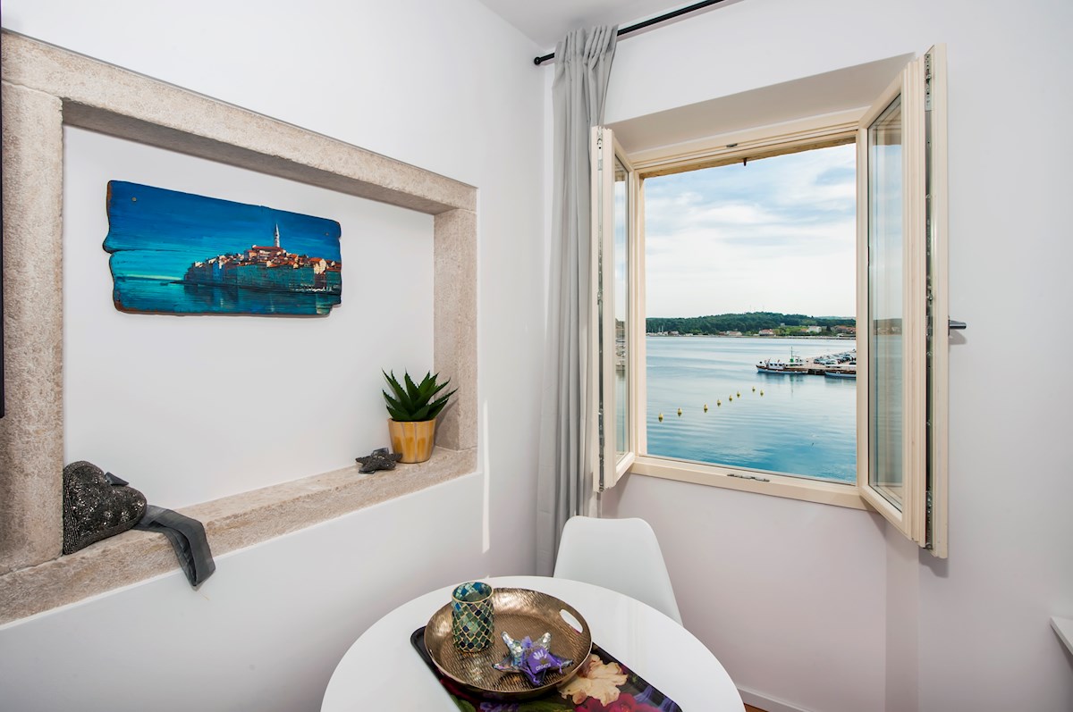 Istra, Rovinj, trije luksuzni apartmaji, prva vrsta do morja