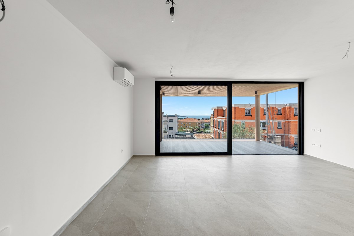 Novigrad – Luksuzno stanovanje v prvem nadstropju