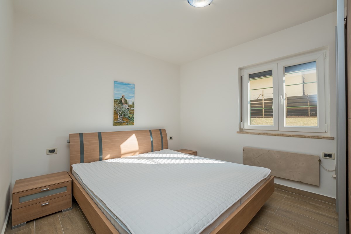 Novigrad: Stanovanje v pritličju 400 m od plaže