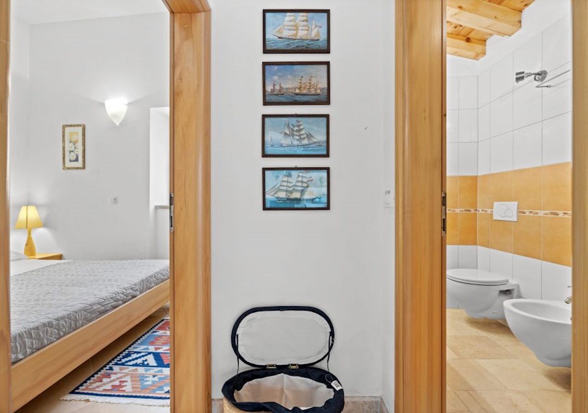 Istra, Kanfanar – Avtentična kamnita hiša z dodatnim objektom in bazenom