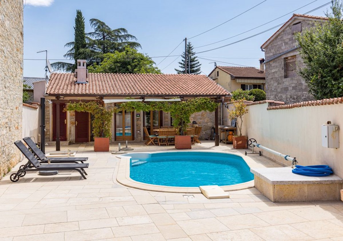 Istra, Kanfanar – Avtentična kamnita hiša z dodatnim objektom in bazenom
