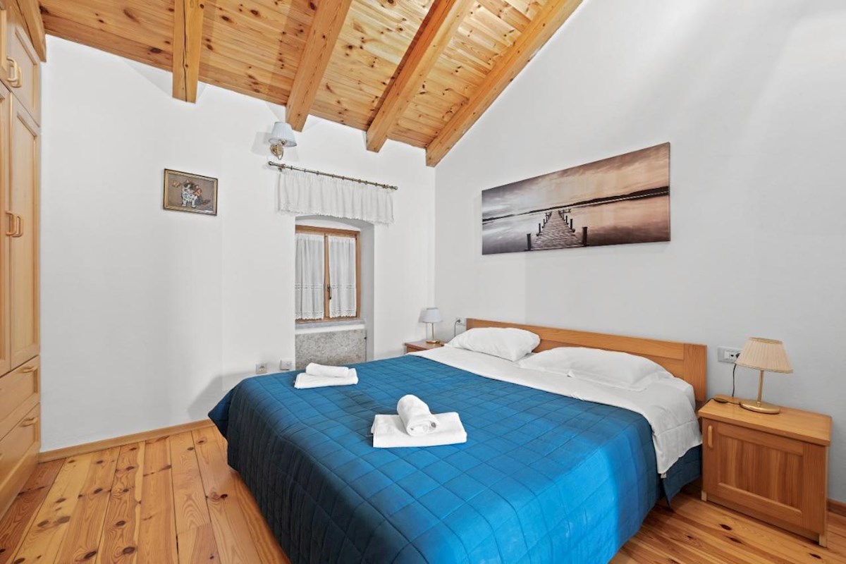 Istra, Kanfanar – Avtentična kamnita hiša z dodatnim objektom in bazenom