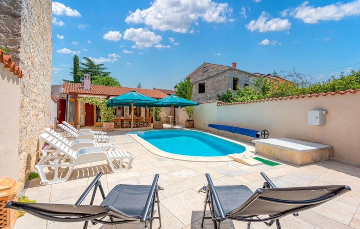 Istra, Kanfanar – Avtentična kamnita hiša z dodatnim objektom in bazenom