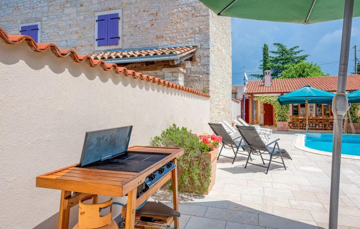 Istra, Kanfanar – Avtentična kamnita hiša z dodatnim objektom in bazenom