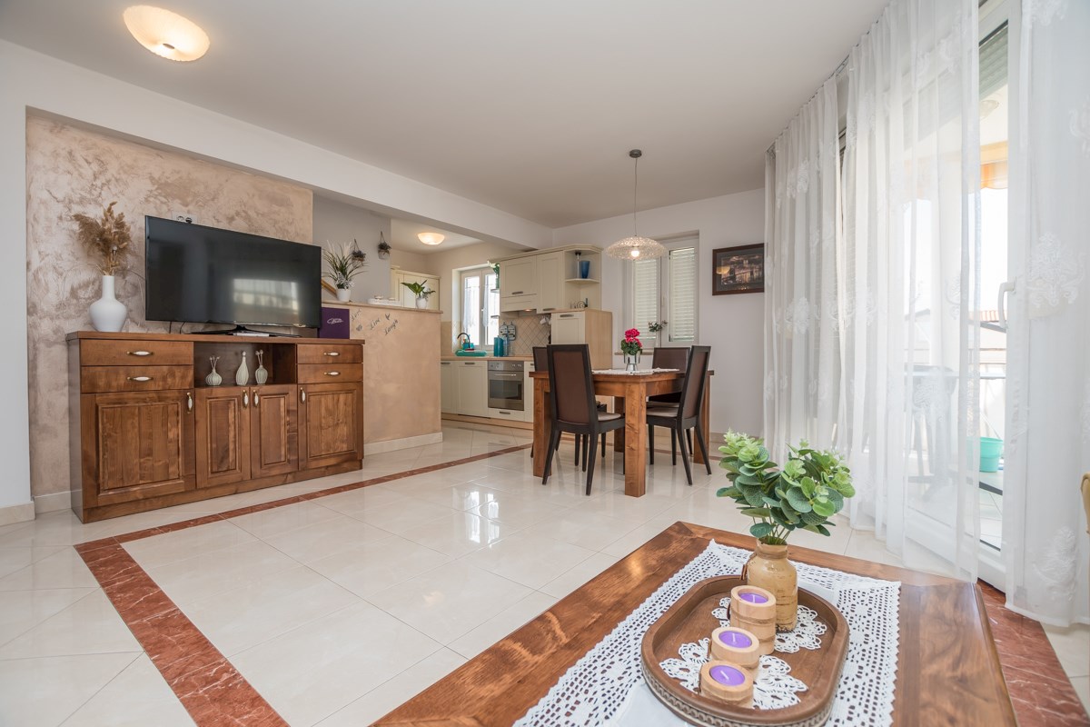 Poreč, Istra, stan s pogledom na more!