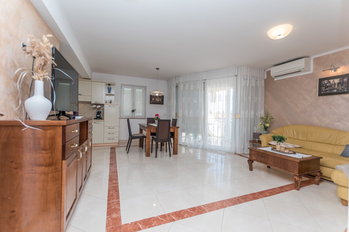 Poreč, Istra, stan s pogledom na more!