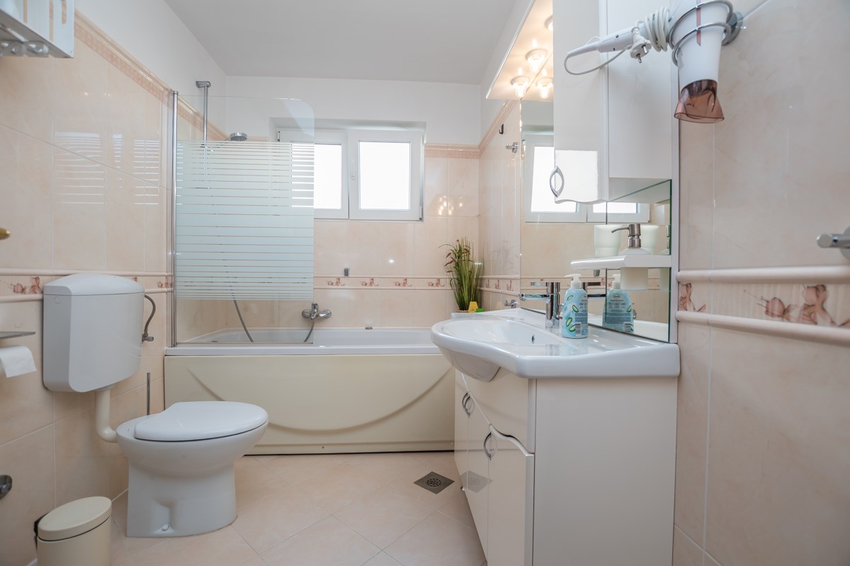 Poreč, Istra, stan s pogledom na more!