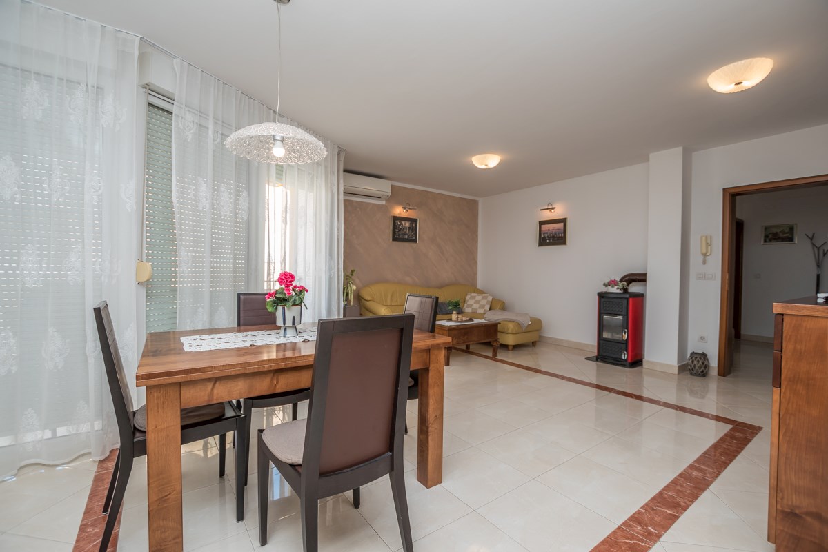 Poreč, Istra, stan s pogledom na more!