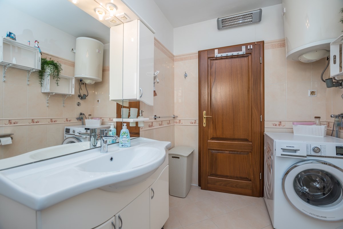 Poreč, Istra, stan s pogledom na more!