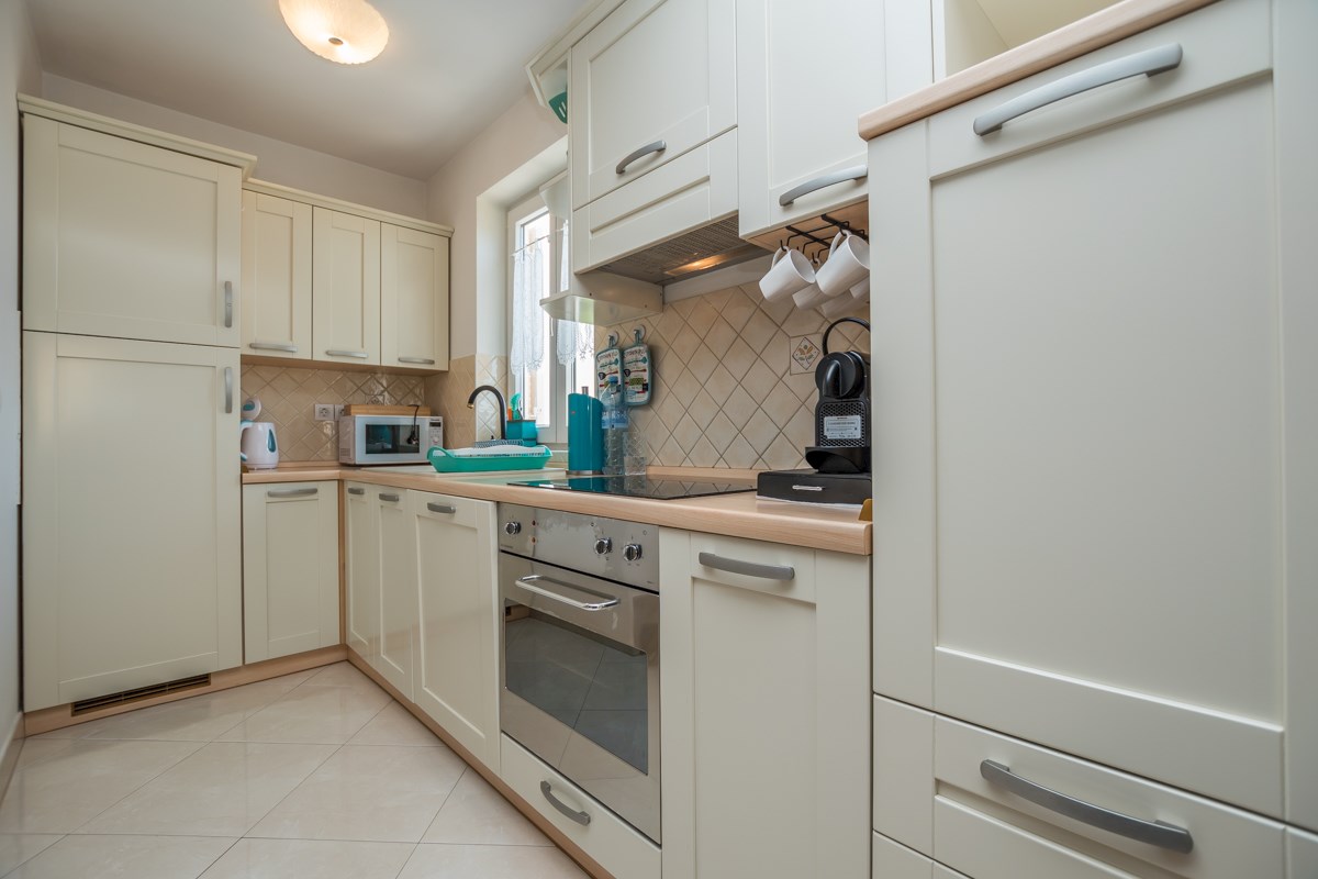 Poreč, Istra, stan s pogledom na more!