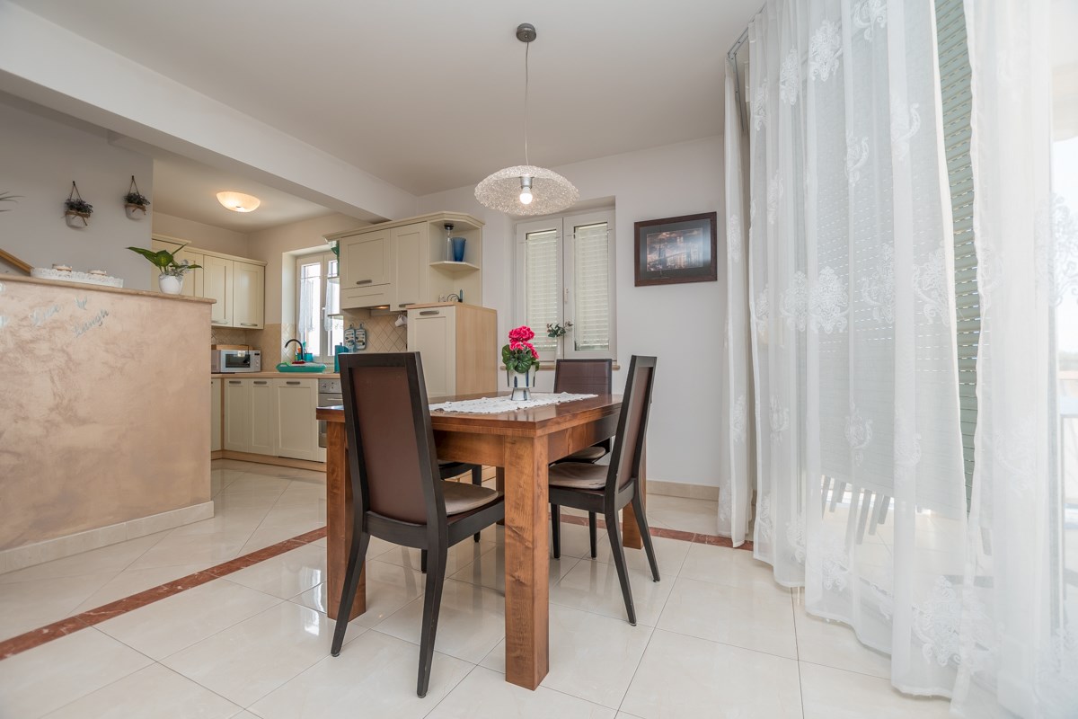 Poreč, Istra, stan s pogledom na more!