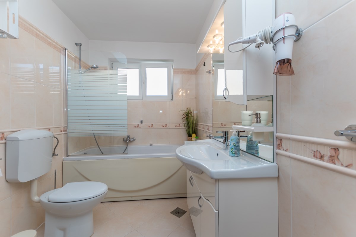 Poreč, Istra, stan s pogledom na more!