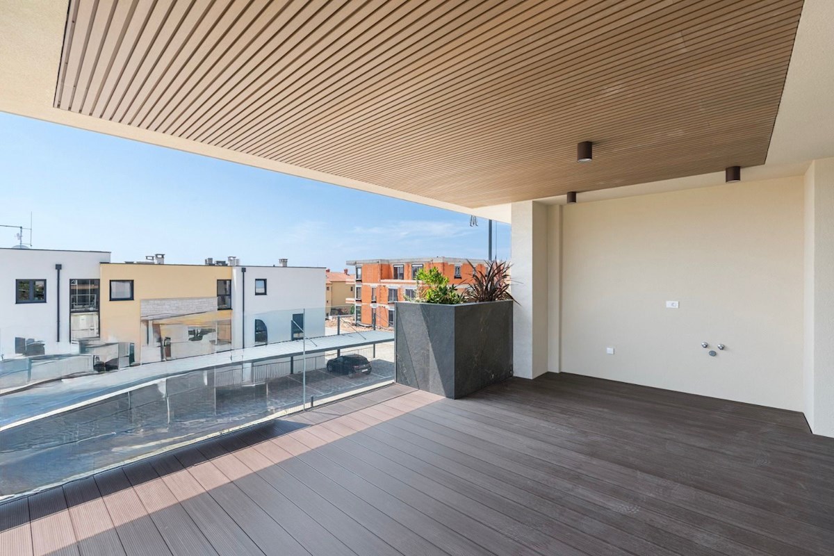 Novigrad – Luksuzno stanovanje v 1. nadstropju z razgledom na morje