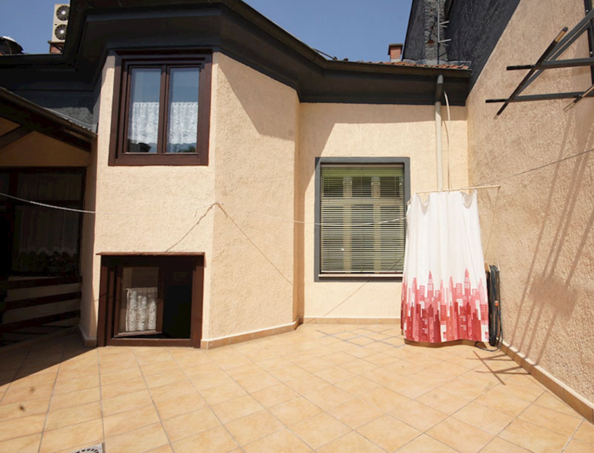 Poslovno stanovanjski objekt v središču Samobora