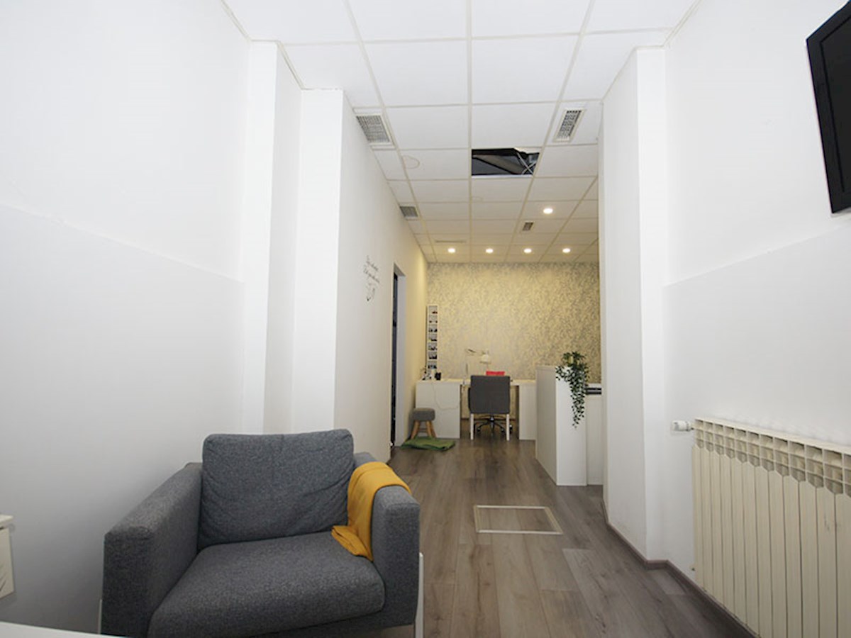 Poslovno stanovanjski objekt v središču Samobora