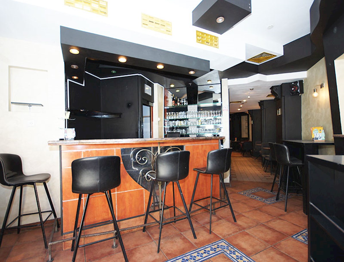 Poslovno stanovanjski objekt v središču Samobora