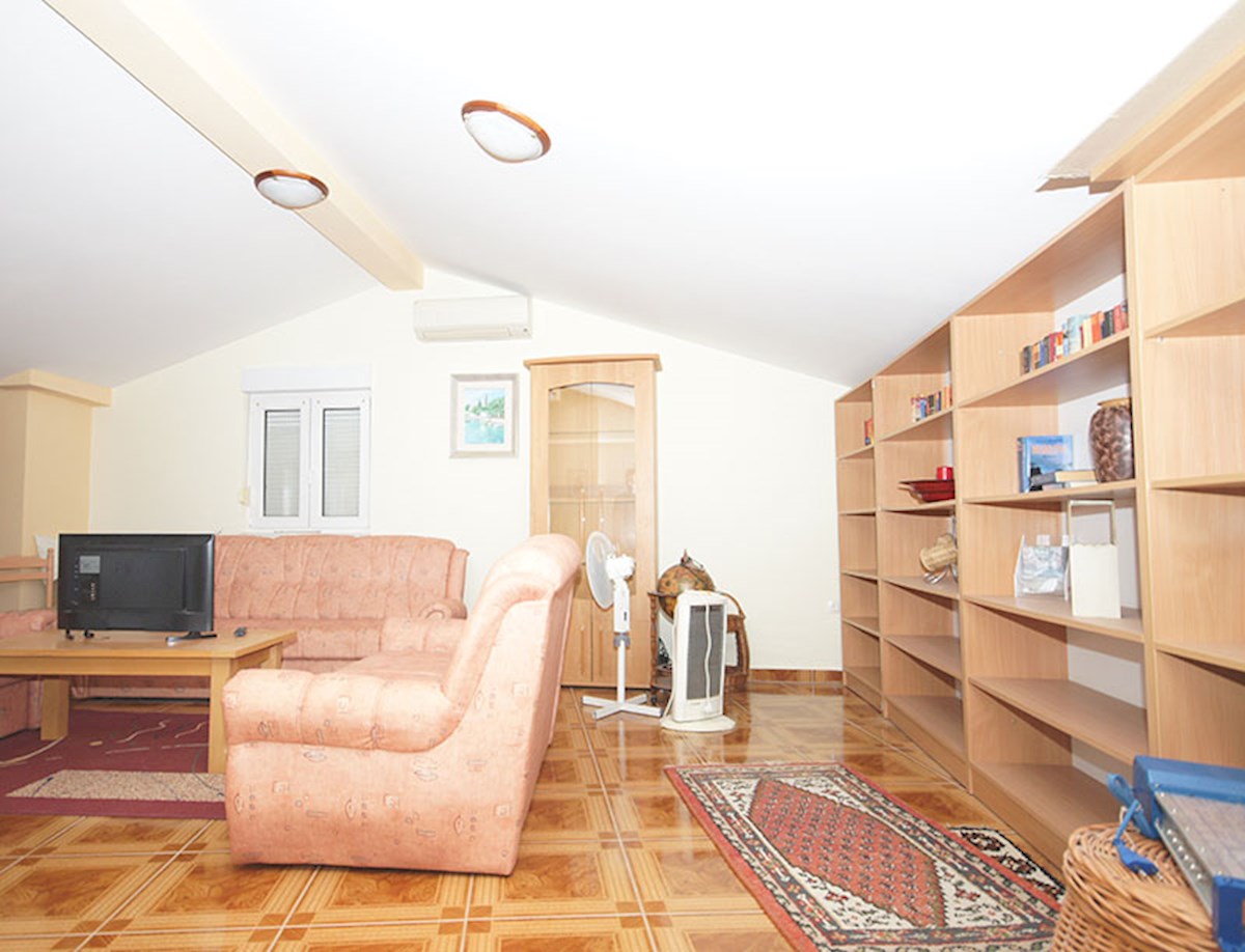 Turistični objekt s šestimi apartmaji - Komarna (Dubrovačko-neretvanska županija)