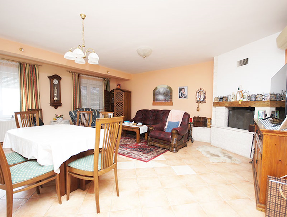 Turistični objekt s šestimi apartmaji - Komarna (Dubrovačko-neretvanska županija)