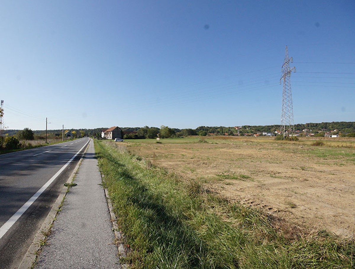 Zemljišče ob Karlovački cesti