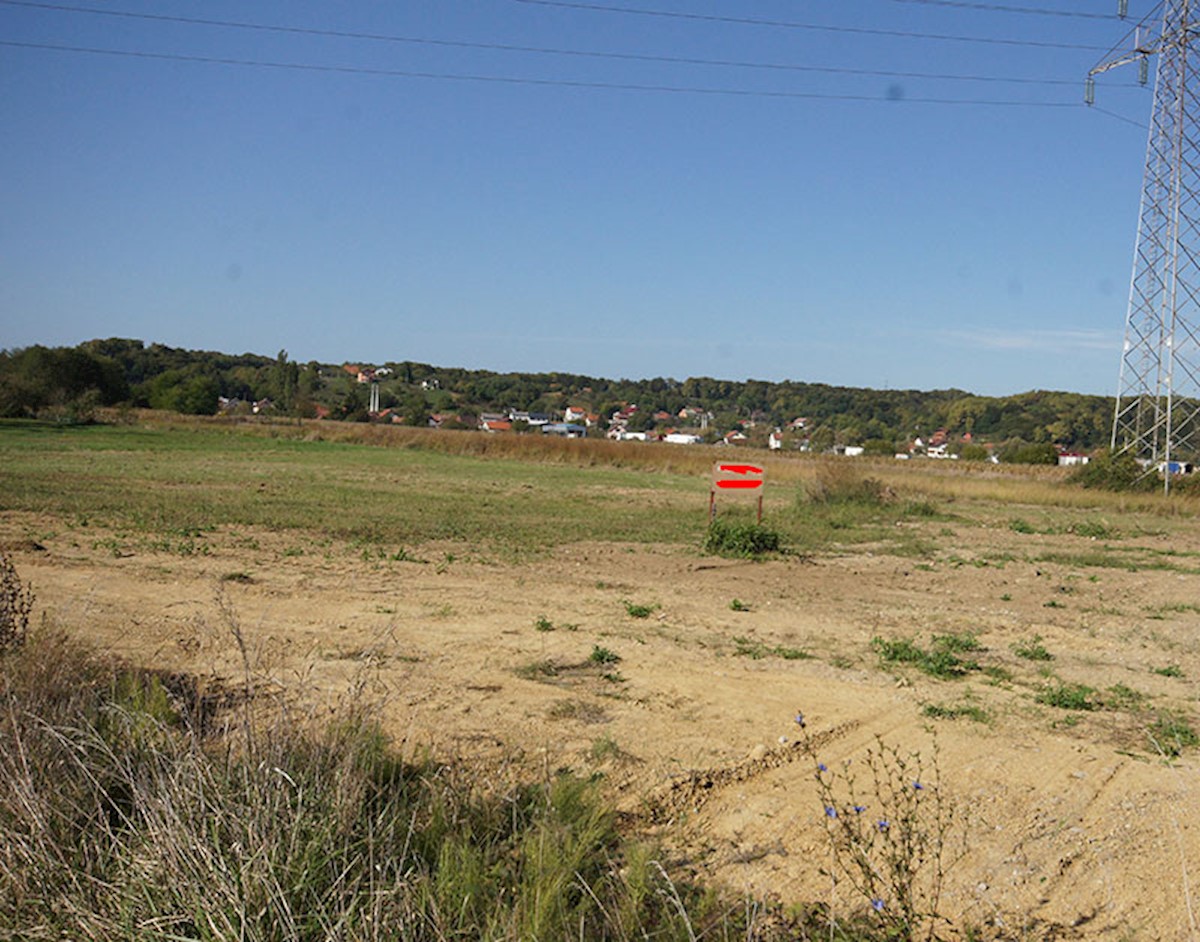 Zemljišče ob Karlovački cesti