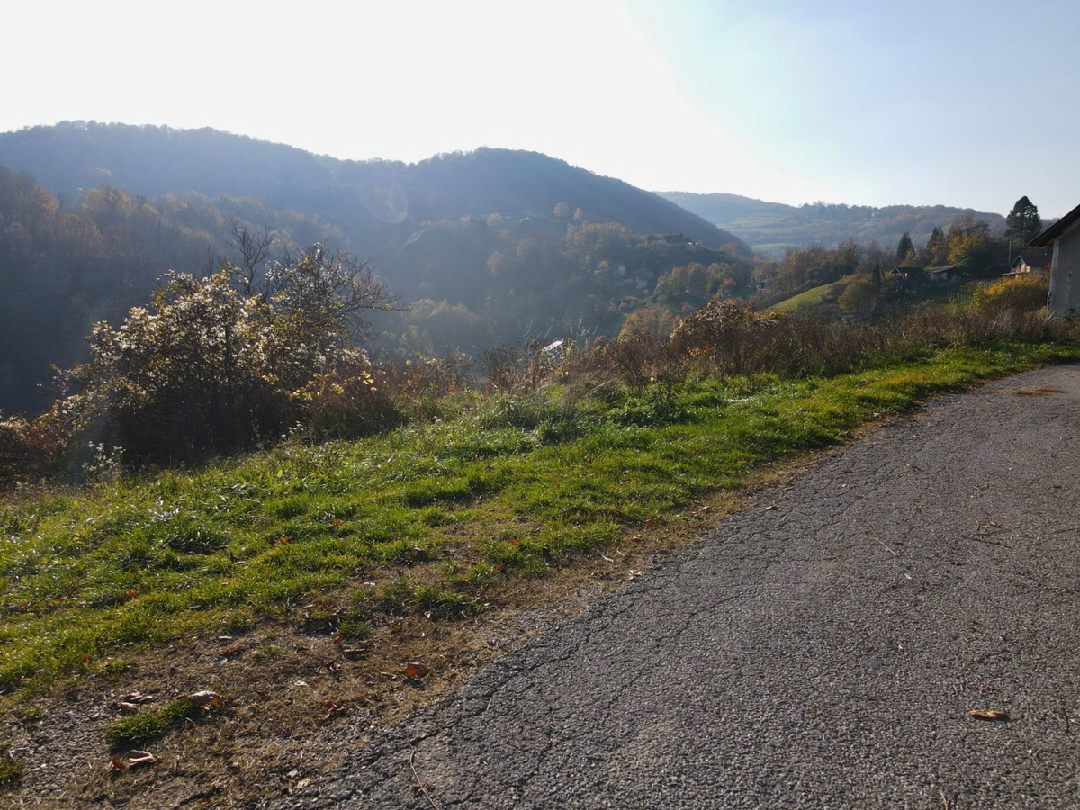 Gradbeno zemljišče v okolici Samobora za gradnjo vikend objekta