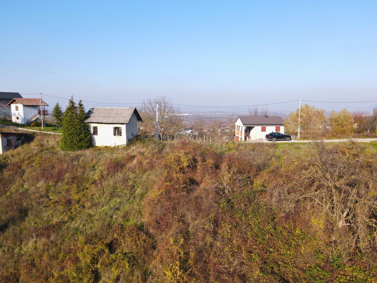 Gradbeno zemljišče v okolici Samobora za gradnjo vikend objekta