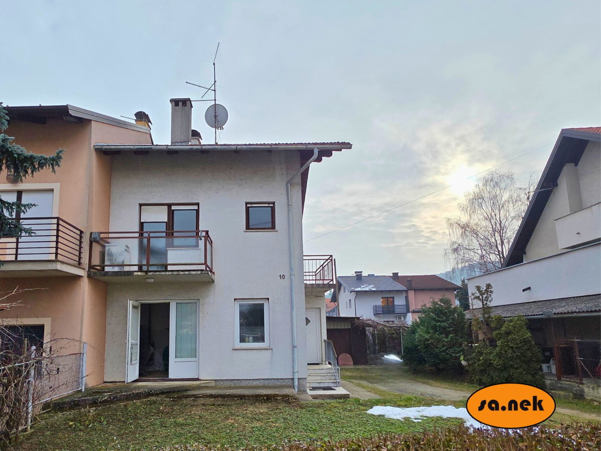 Prostorna dvojna hiša v centru Samobora