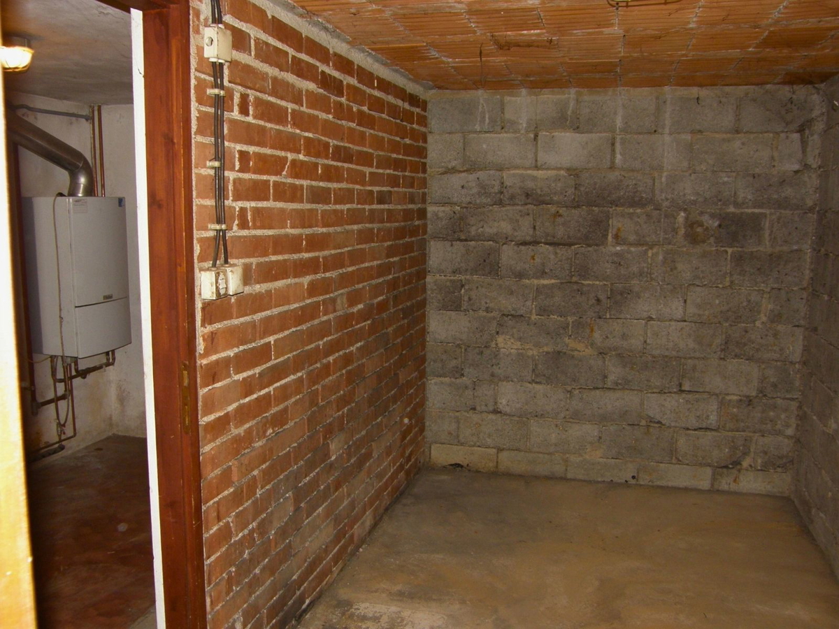 Prostorna dvojna hiša v centru Samobora