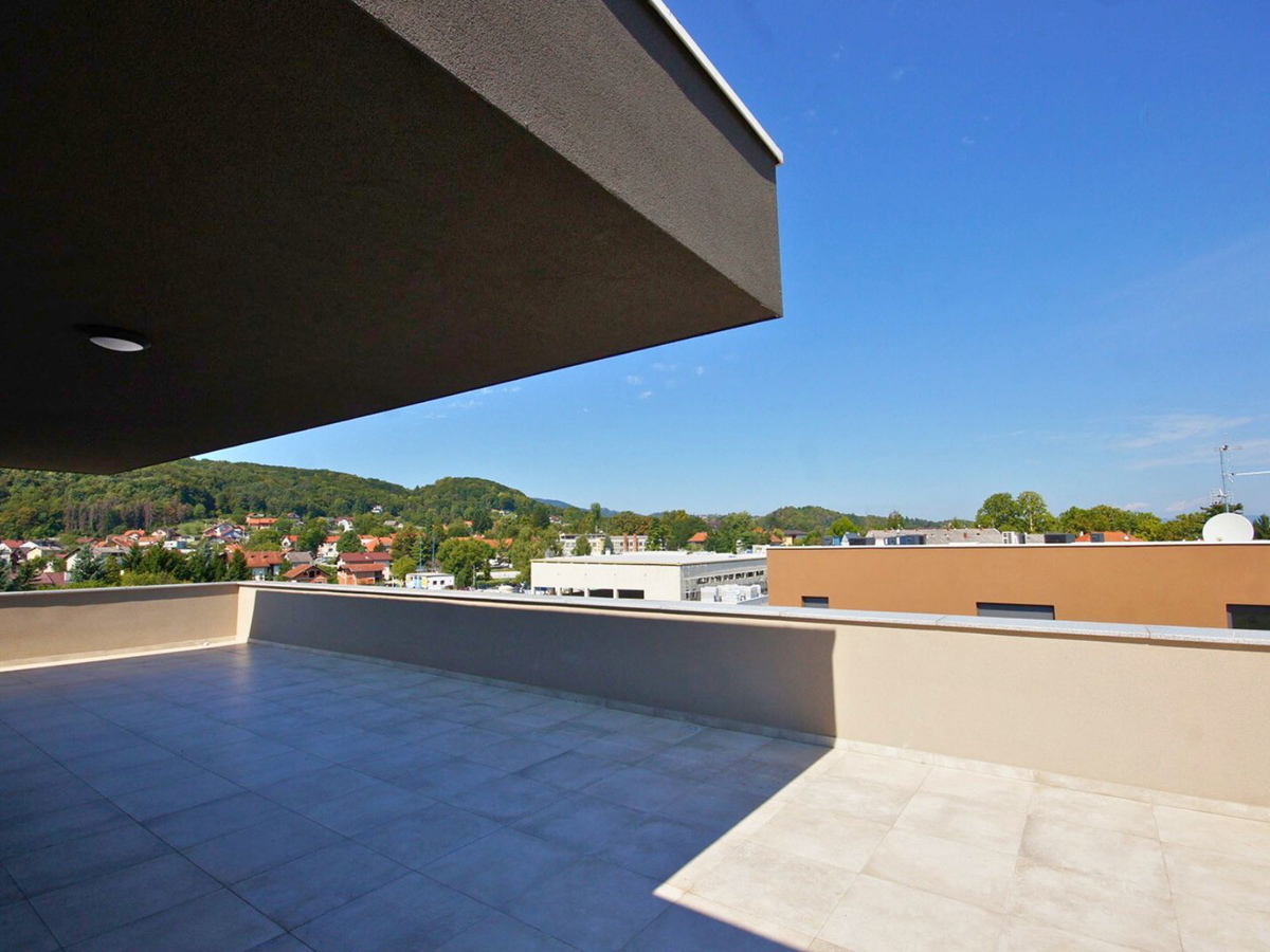 Luksuzni štirisobni penthouse - novogradnja