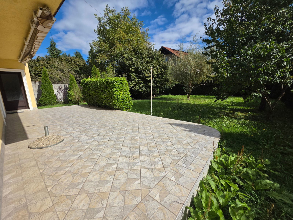 Družinska hiša na odlični lokaciji v Samoboru