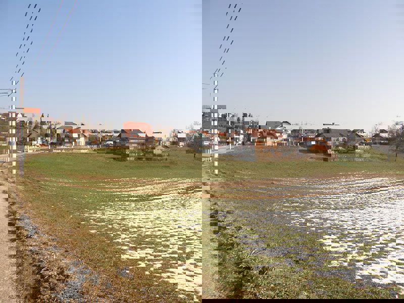 Zemljišče na Cerju