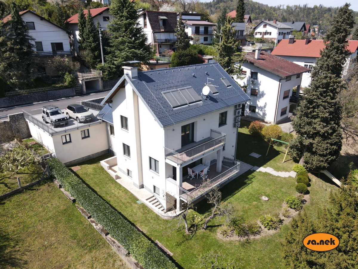Luksuzna družinska hiša v Samoboru