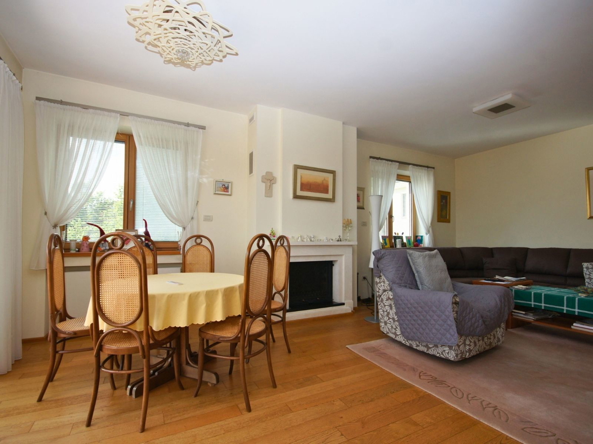 Luksuzna družinska hiša v Samoboru