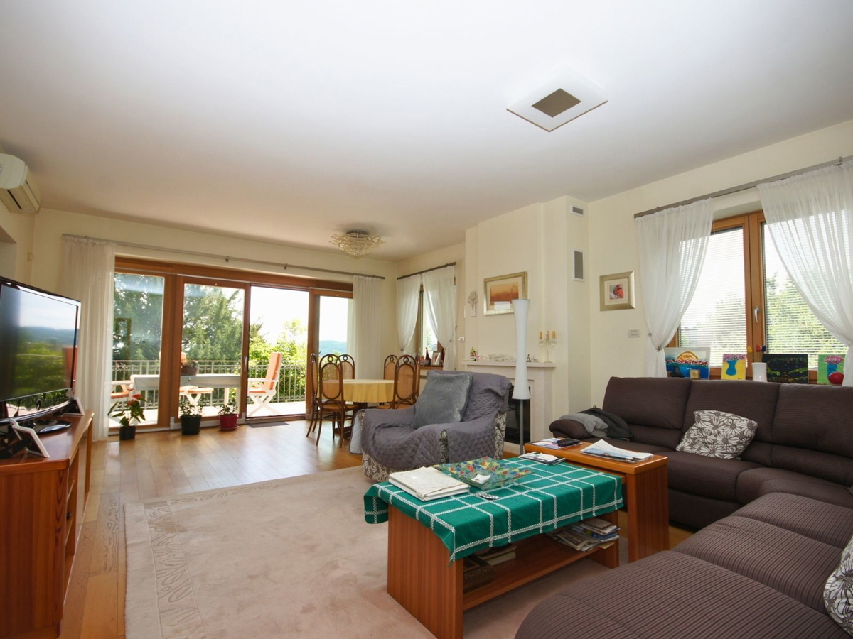 Luksuzna družinska hiša v Samoboru