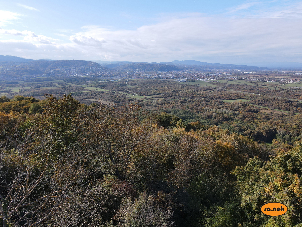 Gradbišče z razgledom na Svetonedeljski breg