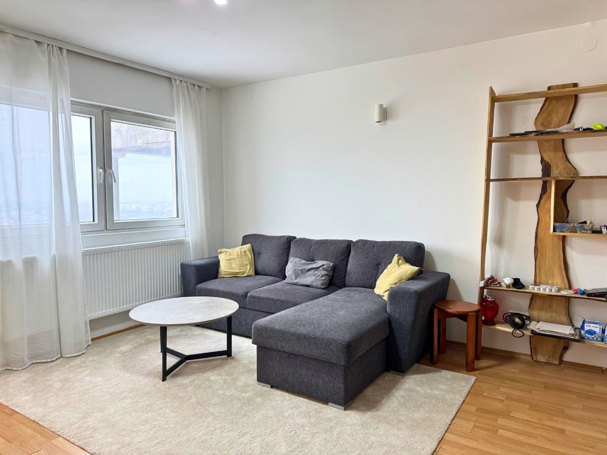 Hiša z dvema apartmajema v Sveti Nedelji