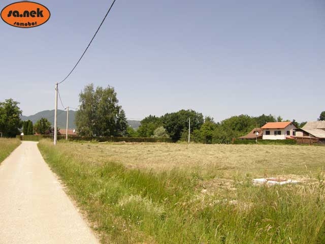 Gradbišče na ravnem terenu v bližini Samoborja