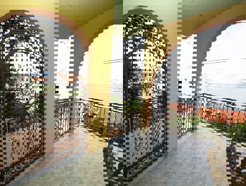 Turistični objekt s šestimi apartmaji - Komarna (Dubrovačko-neretvanska županija)