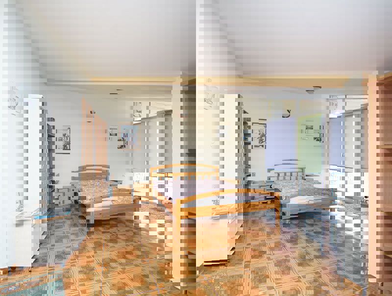 Turistični objekt s šestimi apartmaji - Komarna (Dubrovačko-neretvanska županija)