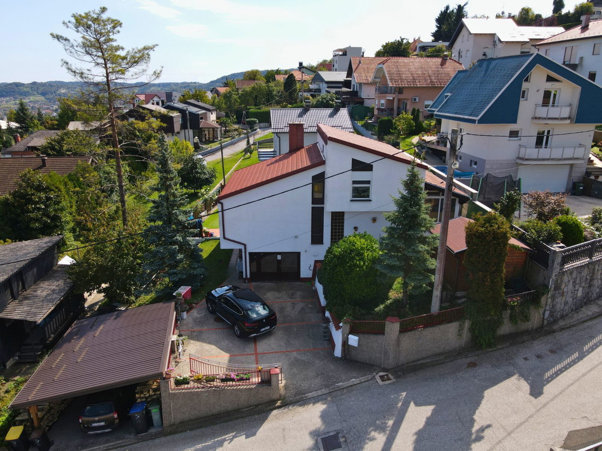 Družinska hiša na Anindolu