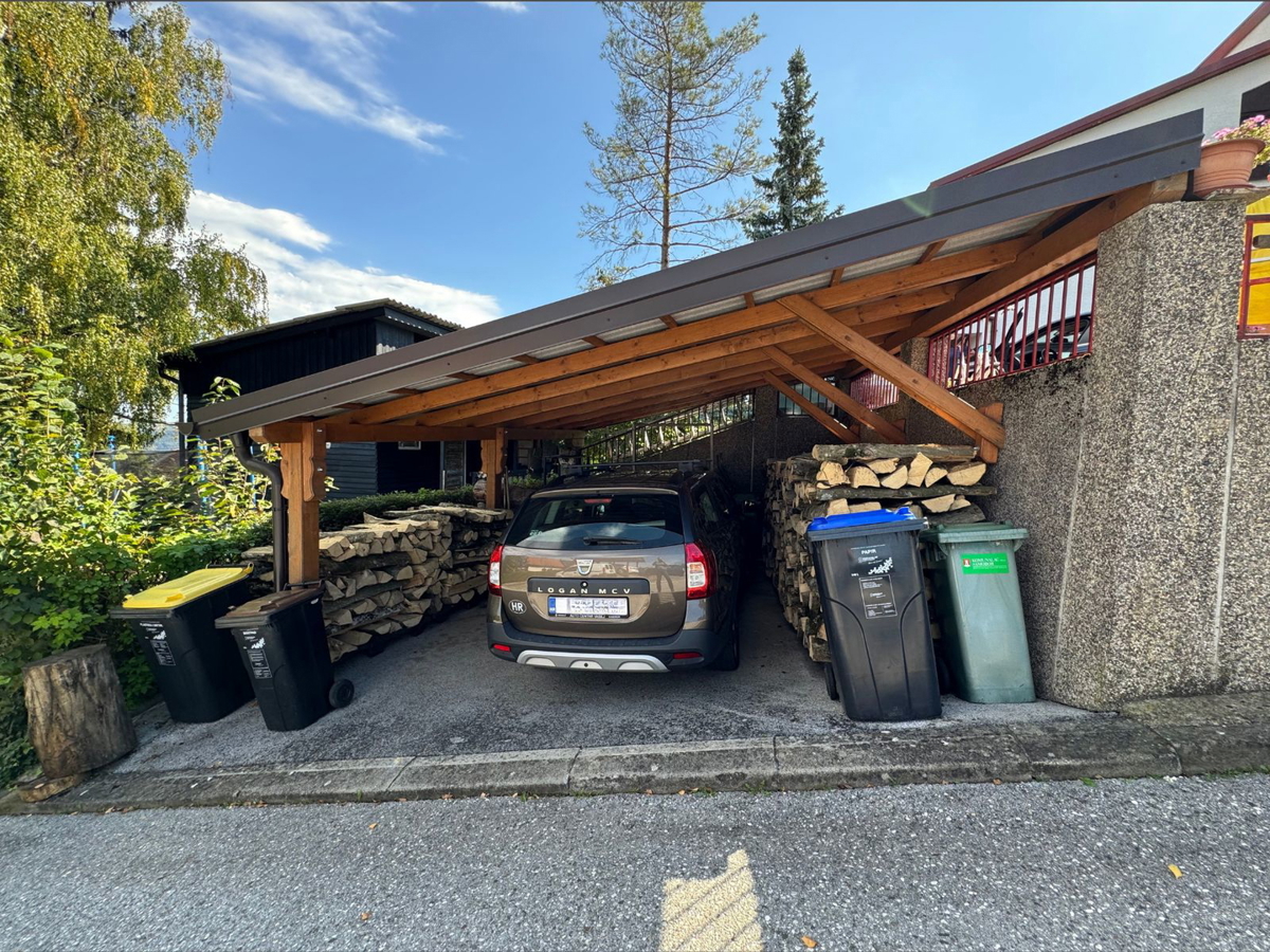 Družinska hiša na Anindolu