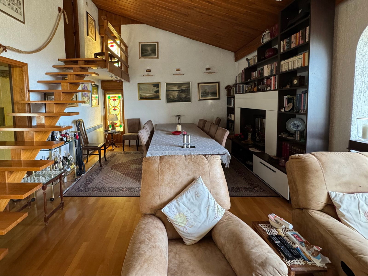 Družinska hiša na Anindolu