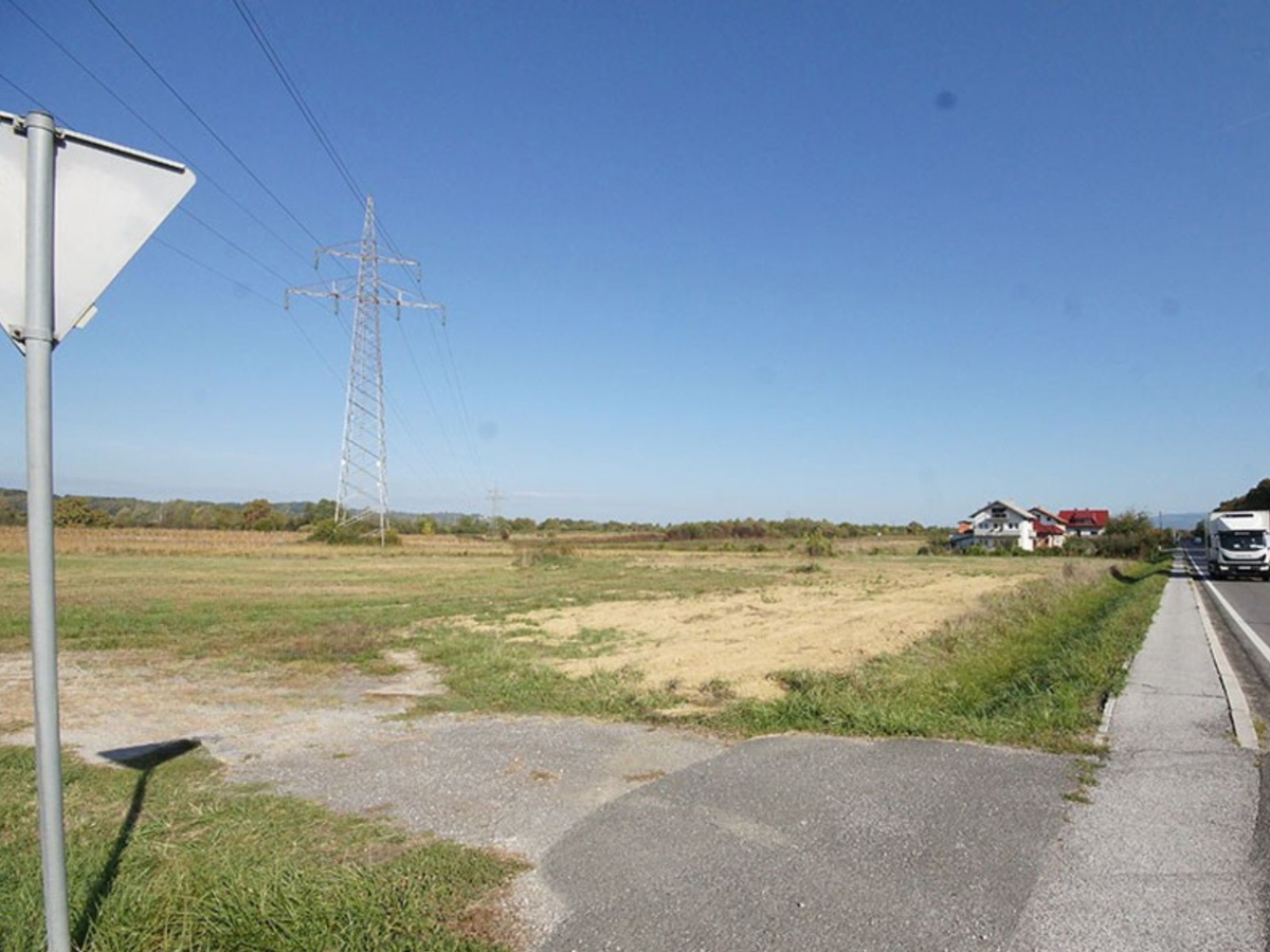 Zemljišče ob Karlovački cesti