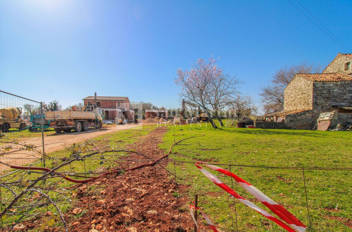 Novigrad-okolica, lepo gradbeno zemljišče