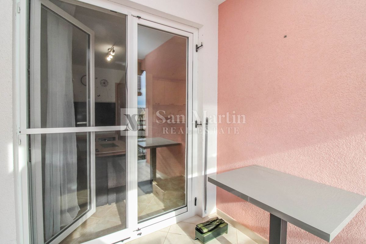 POREČ, 2 sobno stanovanje - super cena