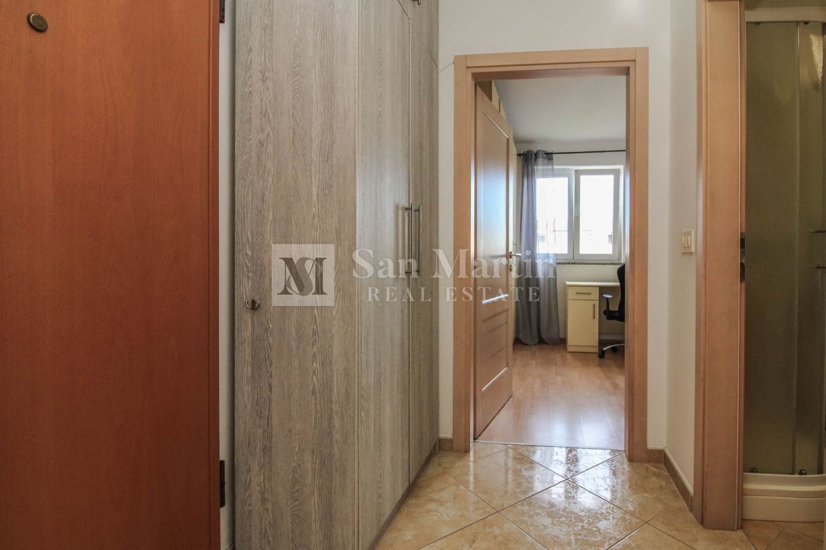 POREČ, 2 sobno stanovanje - super cena