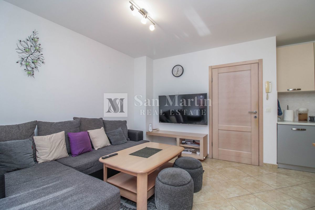 POREČ, 2 sobno stanovanje - super cena